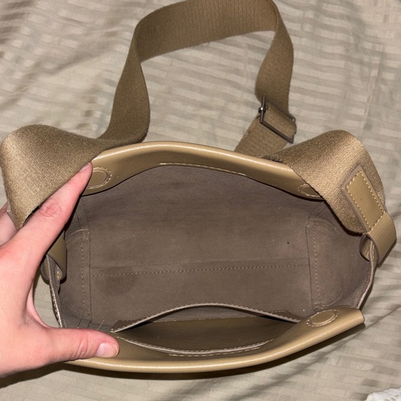 Everlane Tan Leather Crossbody - Picture 4 of 4